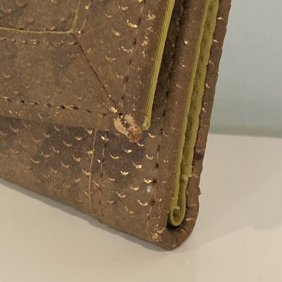 Snake-embossed and metallic trifold wallet - Picture 3 of 8